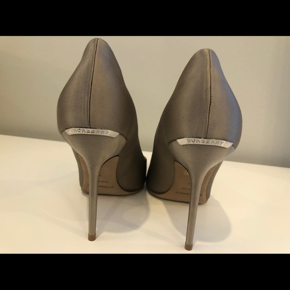 Brand new Burberry Satin Tan heels with rim stones - Picture 6 of 8